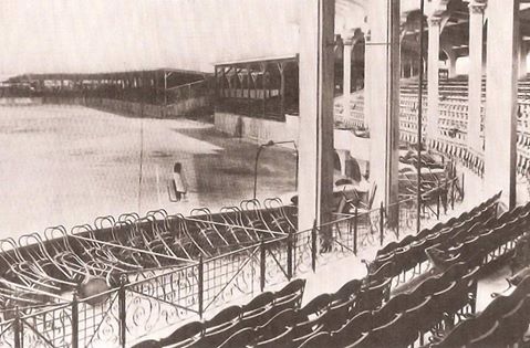 Palace of the Fans, Cincinnati, OH, 1902 – This majestic looking ballpark was home to the Reds for just nine years