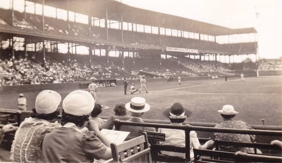 Sportsman Park, St Louis, MO, June 7, 1941 – Yanks Joe DiMaggio looks to extend his hitting streak to 22 games against the Browns