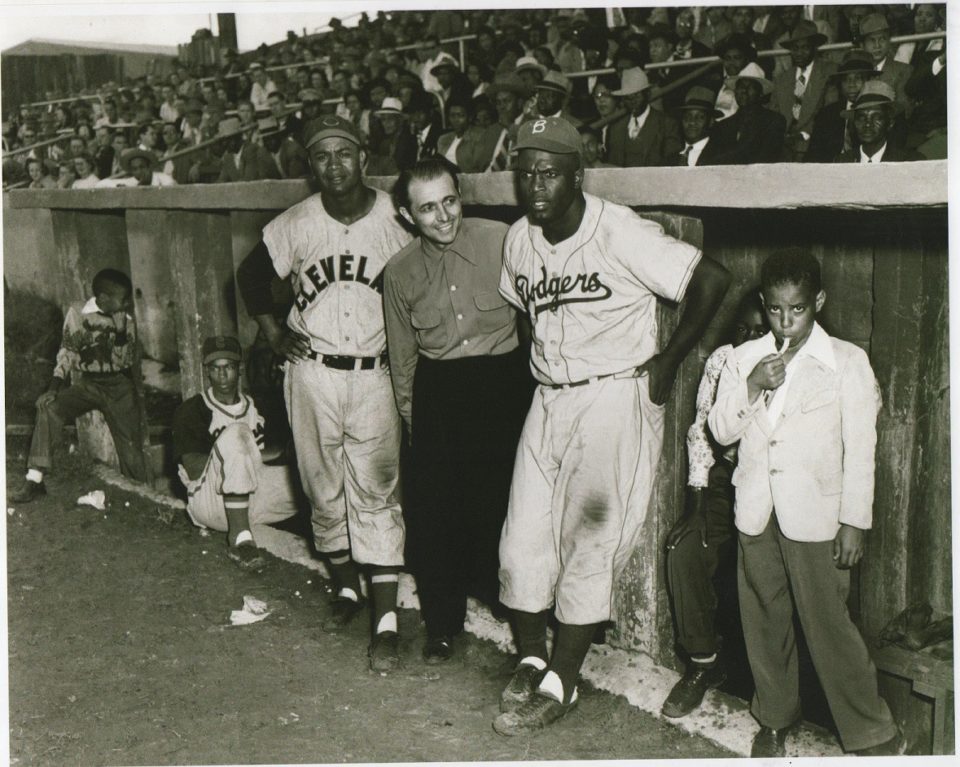 Great Photo of Jackie Robinson and Larry Doby!