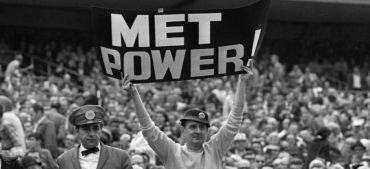 ANOTHER EDITION OF “FROM THE LIGHTER SIDE!”: THE NEW YORK METS’ FAMOUS “SIGN MAN”